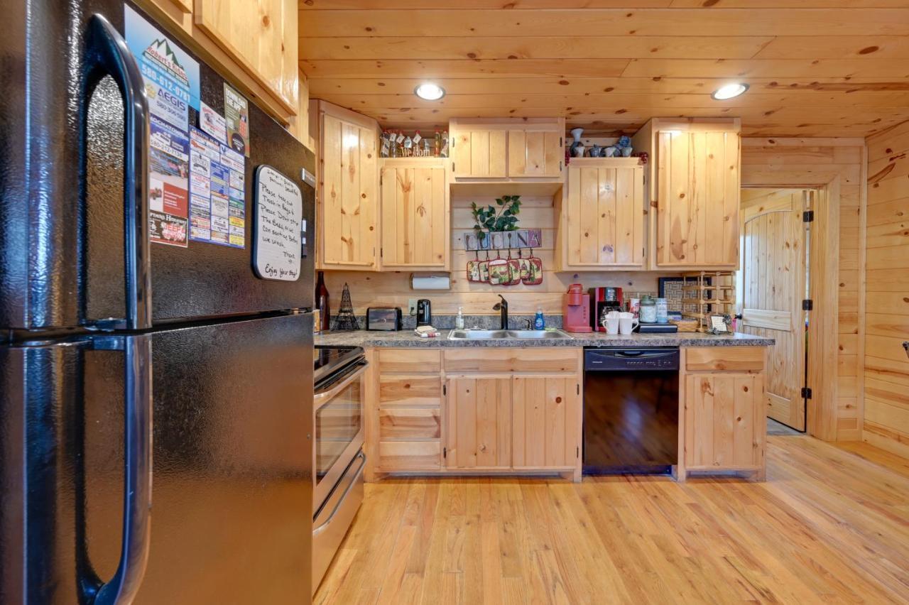 Broken Bow Cabin With Hot Tub And Fire Pit, Near Lake! Exterior photo
