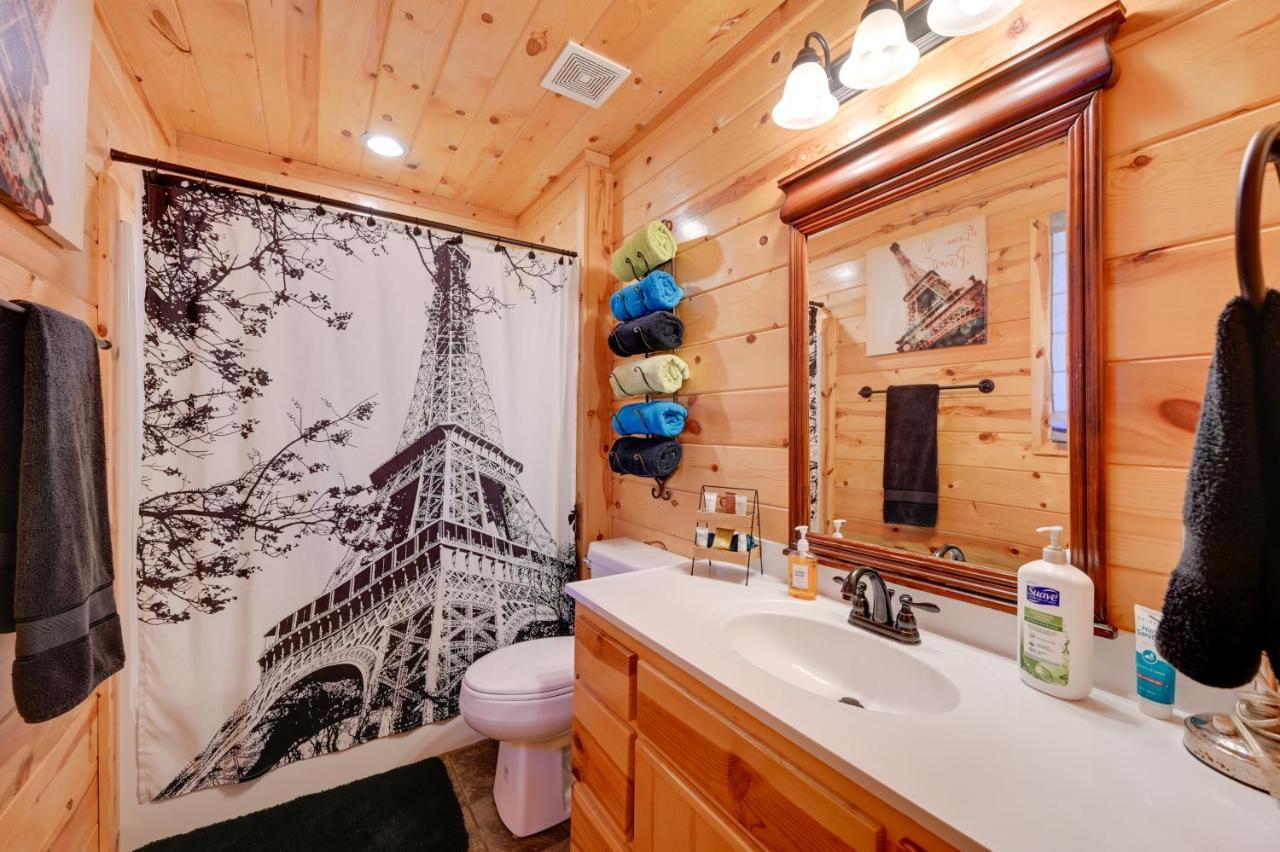 Broken Bow Cabin With Hot Tub And Fire Pit, Near Lake! Exterior photo
